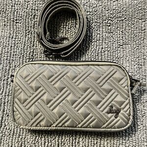 Lug Coupe XL Convertible Crossbody Bag - NWOT
Color: Sage with Daises Interior